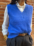 Blauer Pullover