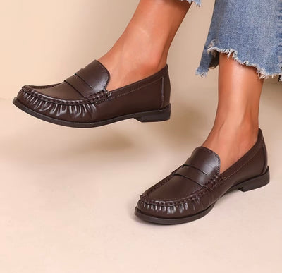 Mocassin en simili cuir marron tendance et mode pour un look chic et confortable