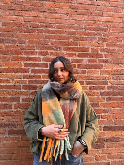 Écharpes multicolores carreaux couleur tendance