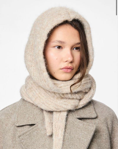 Cagoule écharpe tendance hiver